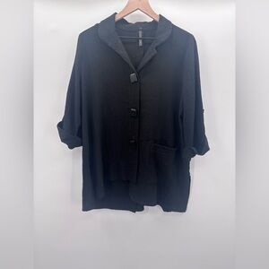 IC by Connie K Asymmetrical Hem Laganlook Top Size Small in Black